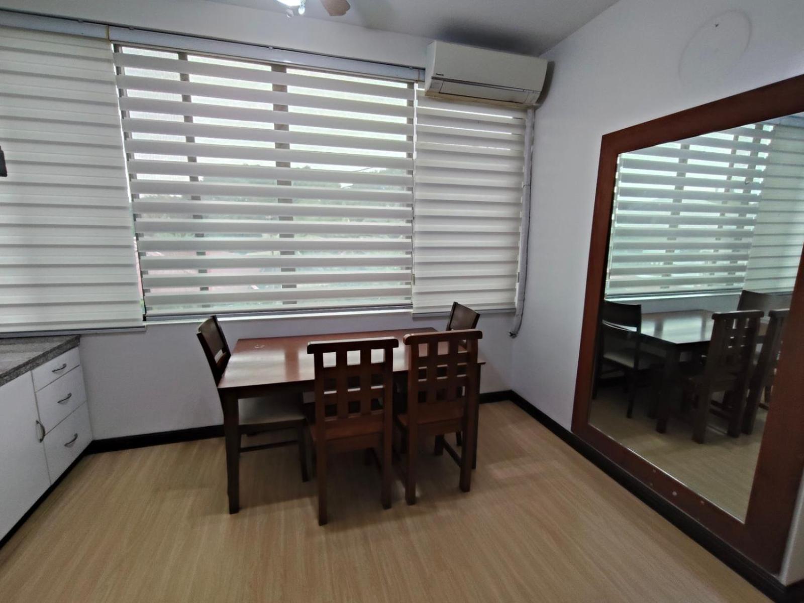 La Belladoza Near Airport Hotell Paranaque City Exteriör bild