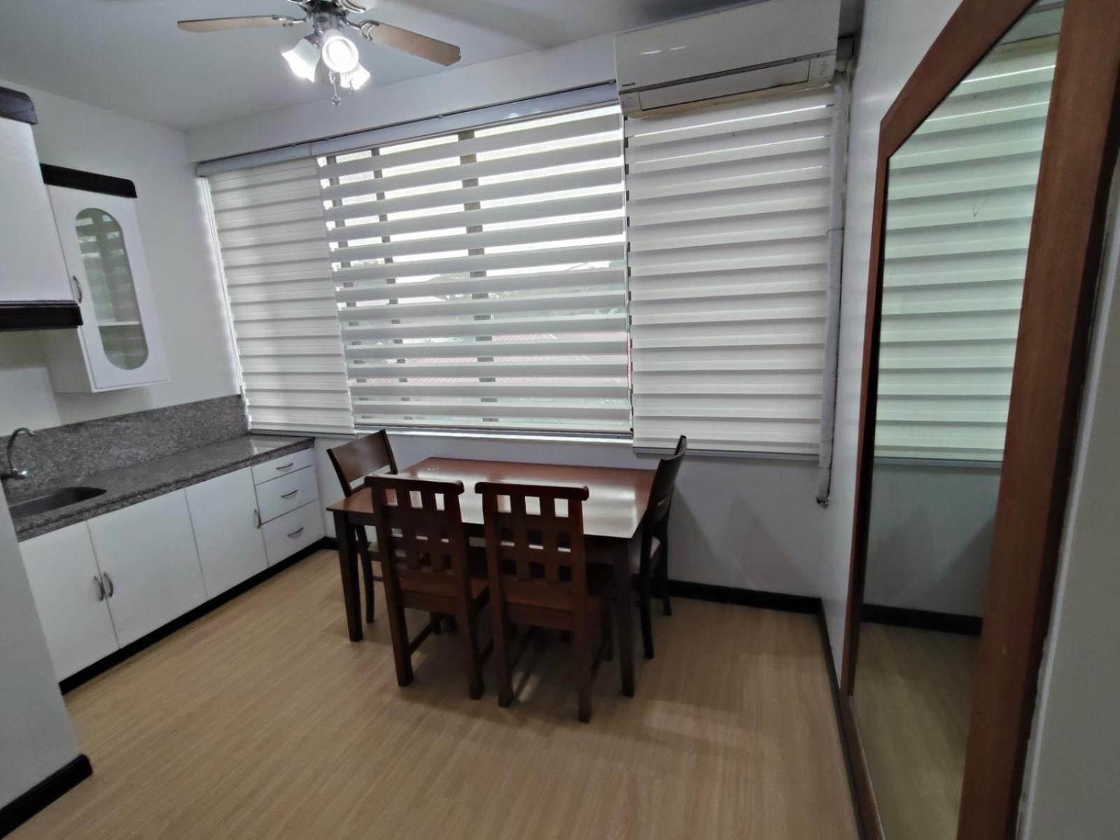La Belladoza Near Airport Hotell Paranaque City Exteriör bild