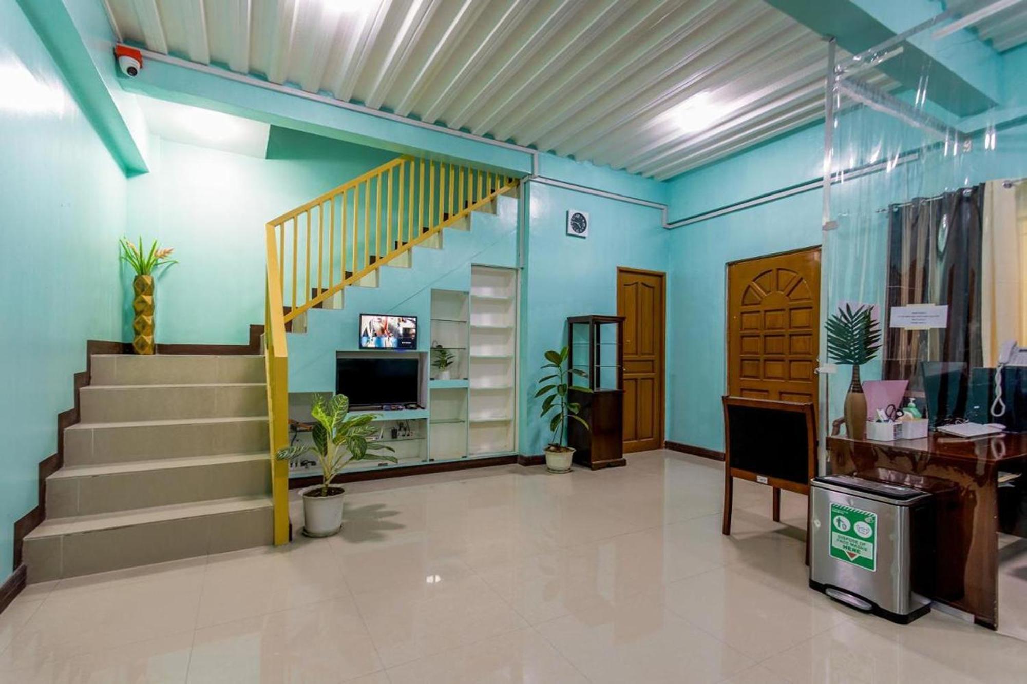 La Belladoza Near Airport Hotell Paranaque City Exteriör bild
